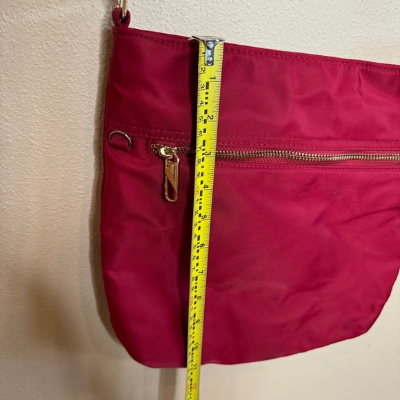 TRAVELON RED WINE CROSSBODY PURSE BAG WITH GOLD HARDWARE. - Picture 9 of 10